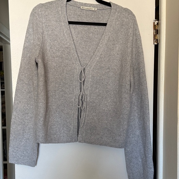 Abercrombie & Fitch Light Gray Women's Cardigan - Picture 2 of 6